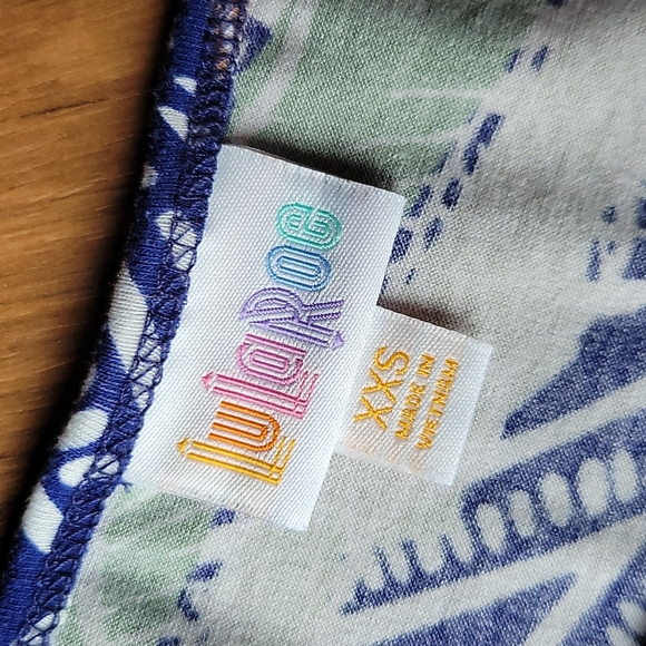 💕 Lularoe XXS Floral Irma Top - Picture 5 of 7